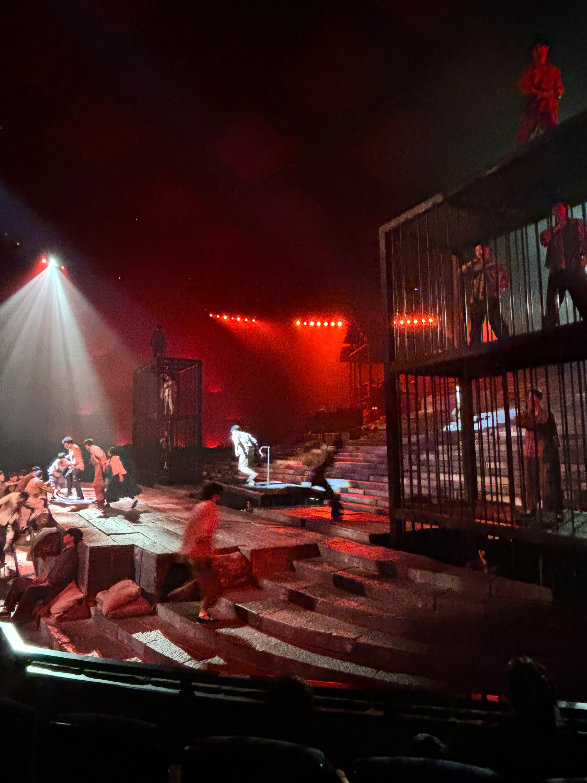 关于浓妆艳抹:球场上灯火阑珊,心情激荡的信息 关于浓妆艳抹:球场上灯火阑珊,心情激荡的信息