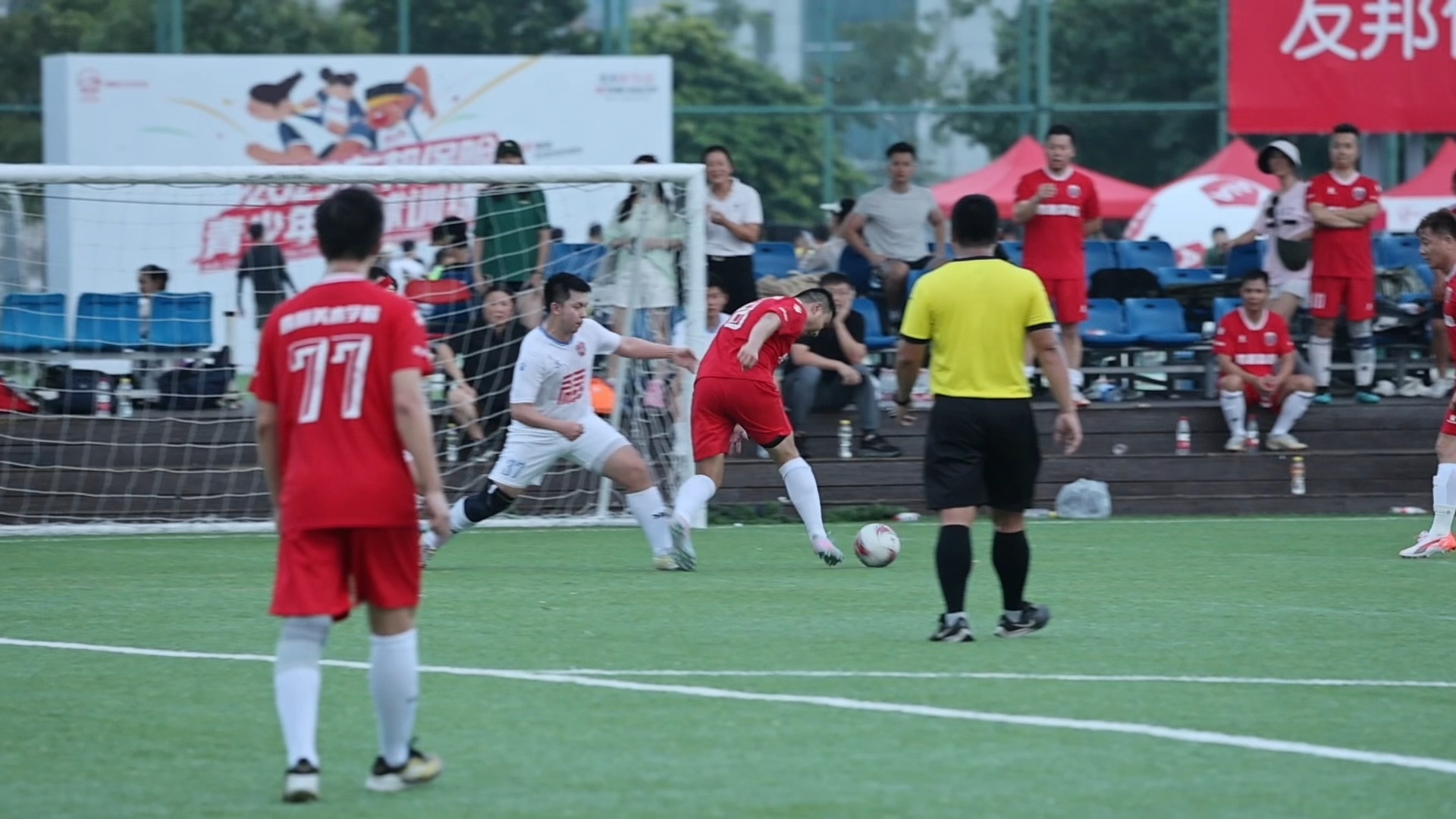 足球比赛中的精彩瞬间令人惊艳 足球比赛中的精彩瞬间令人惊艳