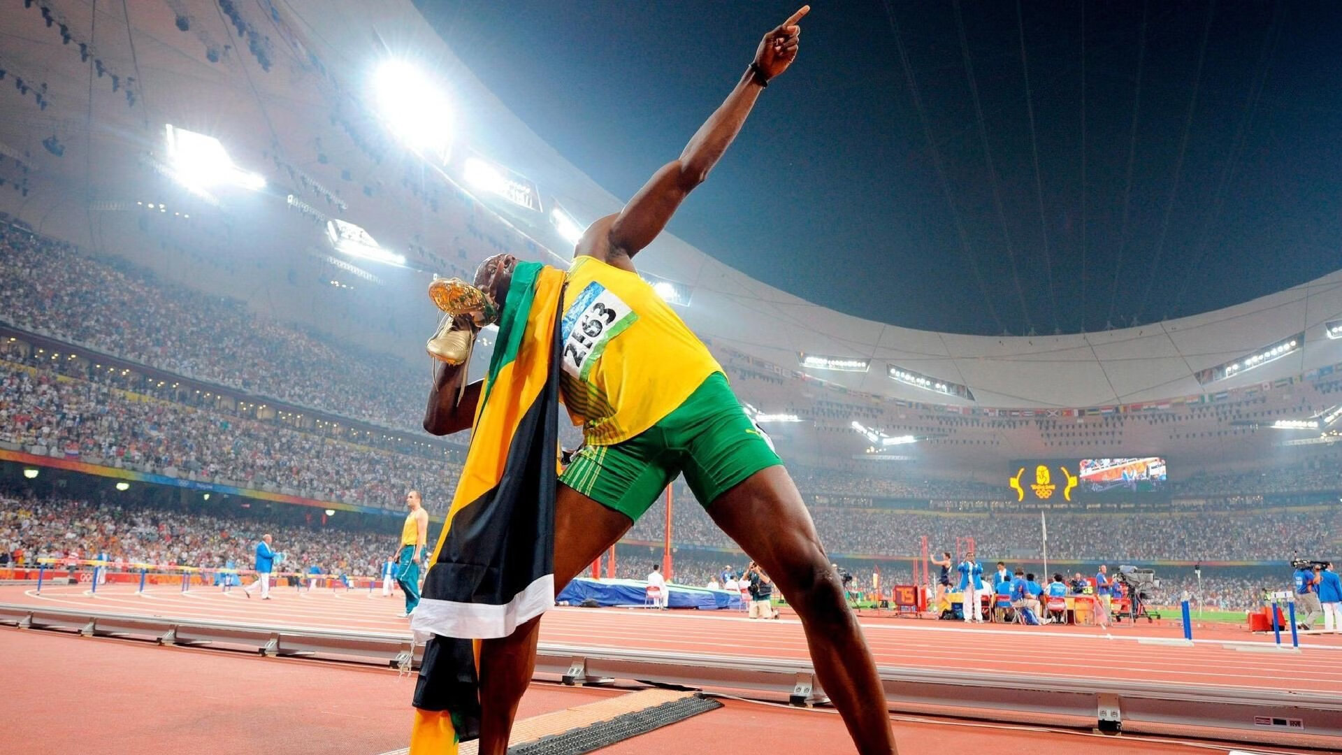 绿茵之外的绝杀传奇，当欧冠决赛夜遇上NBA压哨神话